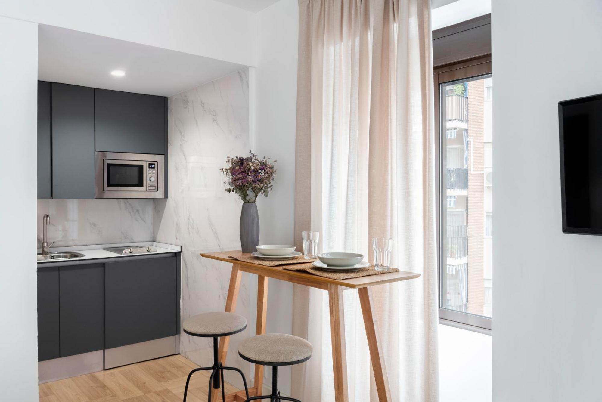 Salado Suites Apartments Севилья Экстерьер фото