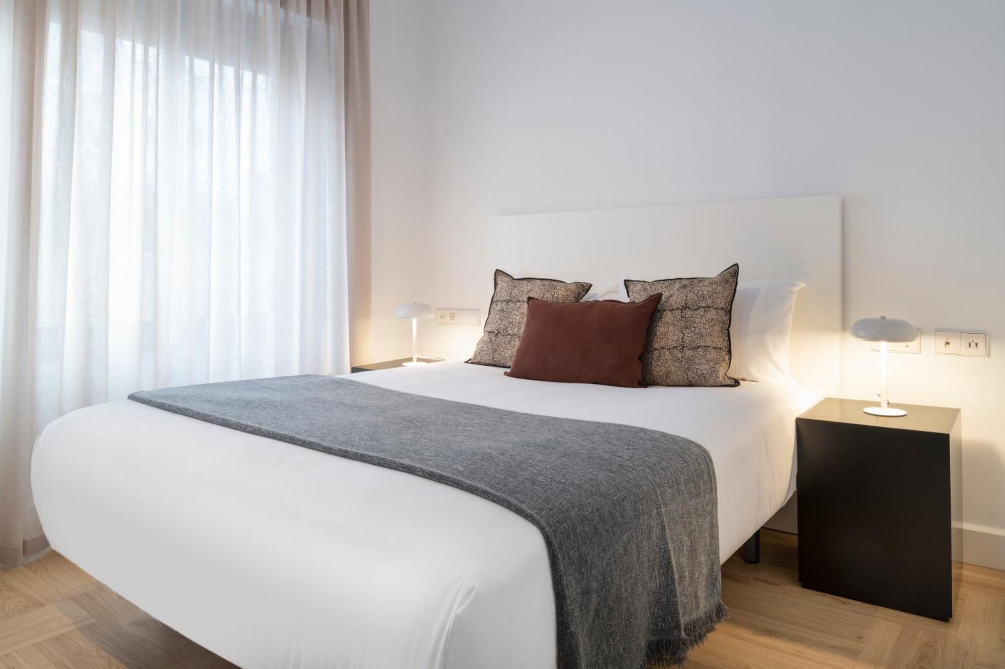 Salado Suites Apartments Севилья Экстерьер фото